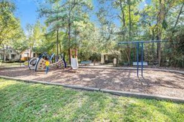 7 W Cottage Green Street, The Woodlands, TX 77382