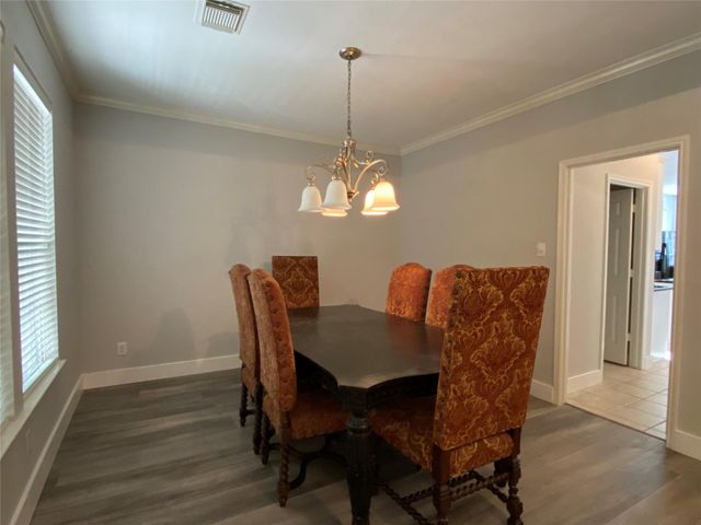 7 W Cottage Green Street, The Woodlands, TX 77382