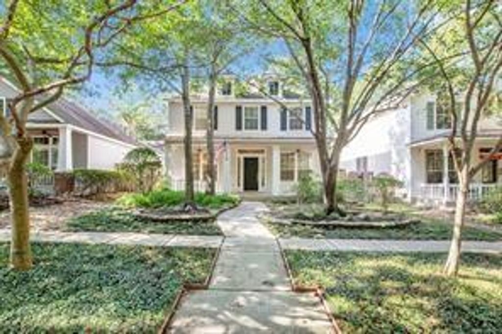 7 W Cottage Green Street, The Woodlands, TX 77382
