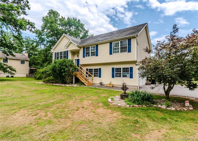59 Gillespie Street, Pine Bush, NY 12566