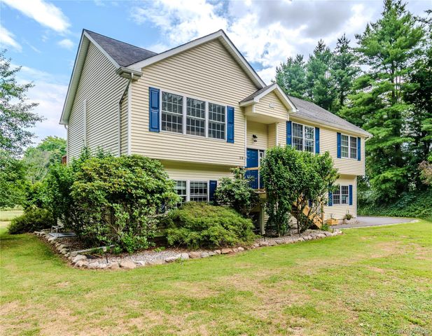 59 Gillespie Street, Pine Bush, NY 12566