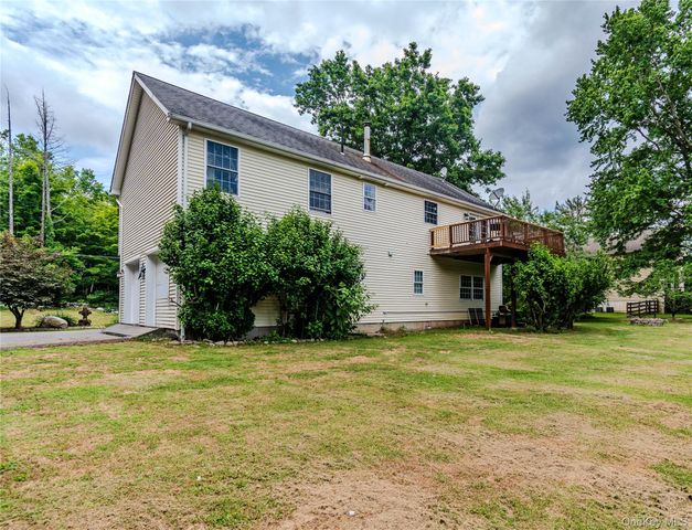 59 Gillespie Street, Pine Bush, NY 12566