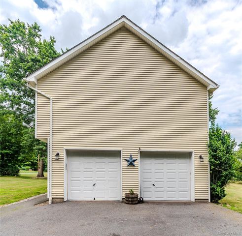 59 Gillespie Street, Pine Bush, NY 12566