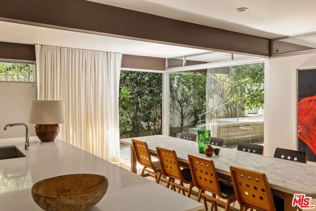 2866 Westbrook Avenue, Los Angeles, CA 90046