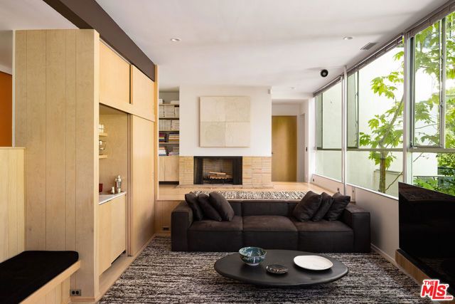 2866 Westbrook Avenue, Los Angeles, CA 90046