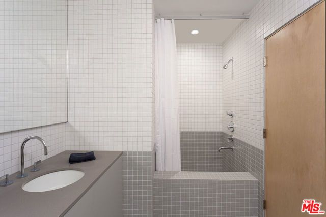 2866 Westbrook Avenue, Los Angeles, CA 90046