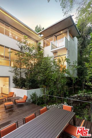 2866 Westbrook Avenue, Los Angeles, CA 90046
