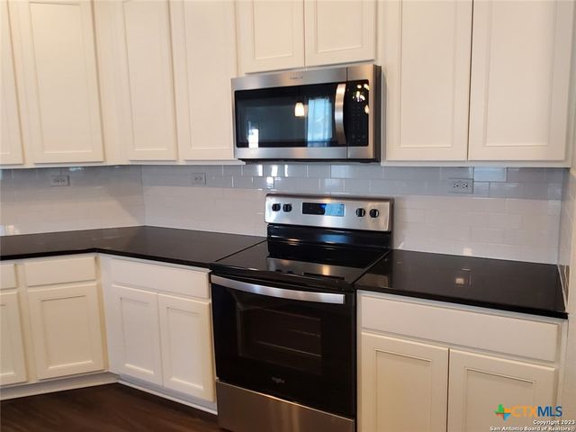 305 Dakota Creek, New Braunfels, TX 78130