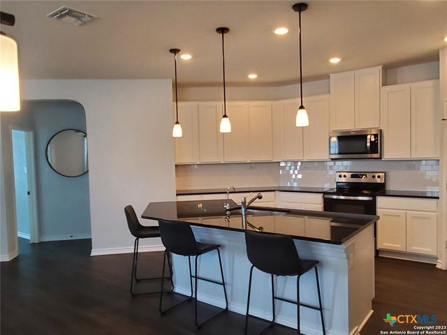 305 Dakota Creek, New Braunfels, TX 78130