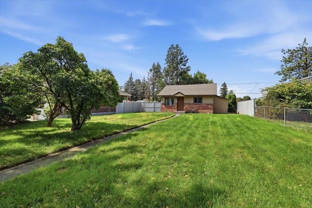 4917 N Maple St, Spokane, WA 99205