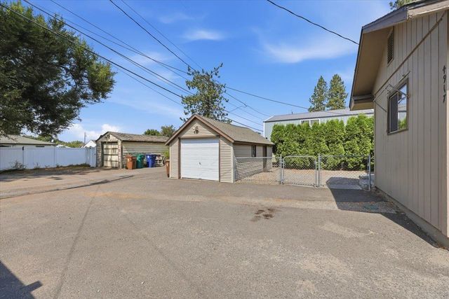 4917 N Maple St, Spokane, WA 99205