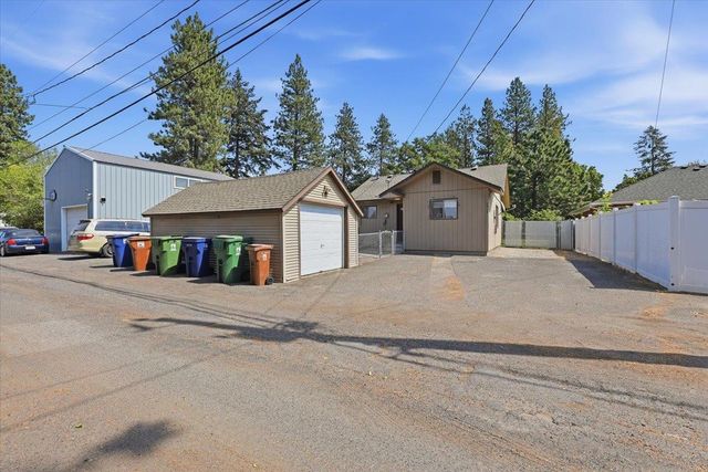 4917 N Maple St, Spokane, WA 99205