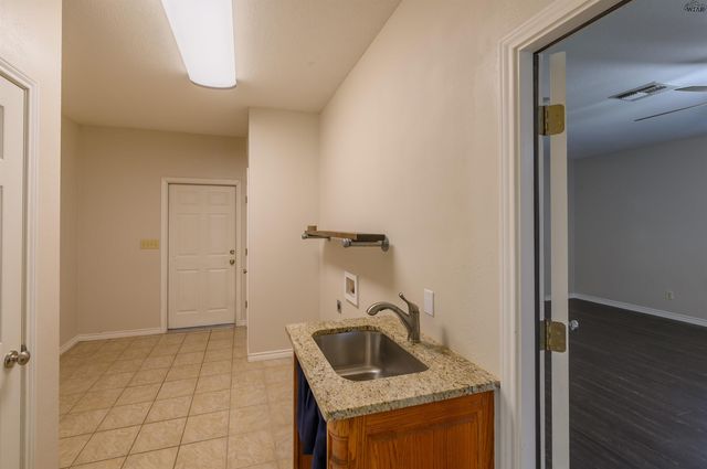 2944 HORSESHOE LAKE ROAD, Iowa Park, TX 76367