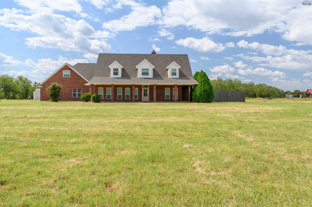 2944 HORSESHOE LAKE ROAD, Iowa Park, TX 76367