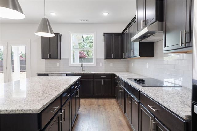 962 Homepark Circle, Buford, GA 30518