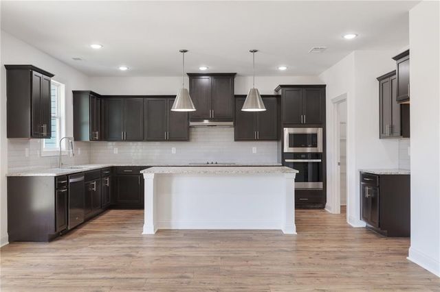 962 Homepark Circle, Buford, GA 30518