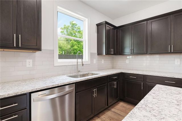 962 Homepark Circle, Buford, GA 30518