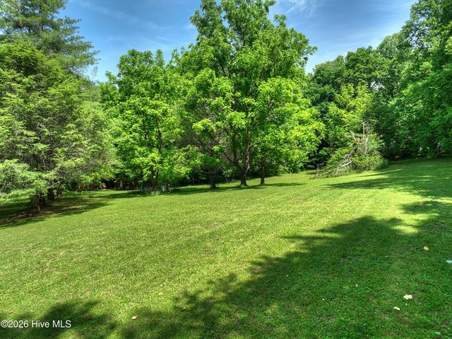 93 Collins Nursery Lane, Blairsville, GA 30512