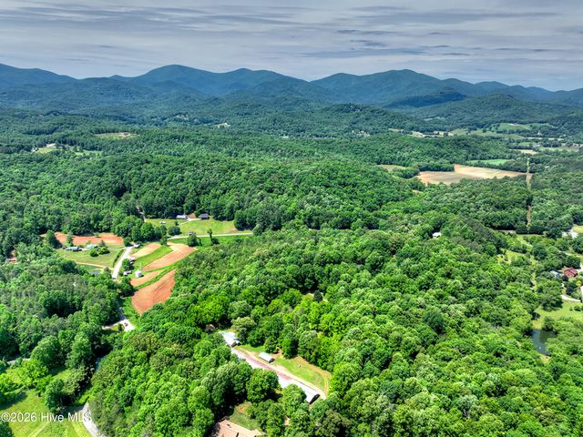 93 Collins Nursery Lane, Blairsville, GA 30512