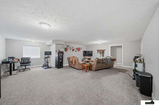 4925 Alvo Road, Lincoln, NE 68514