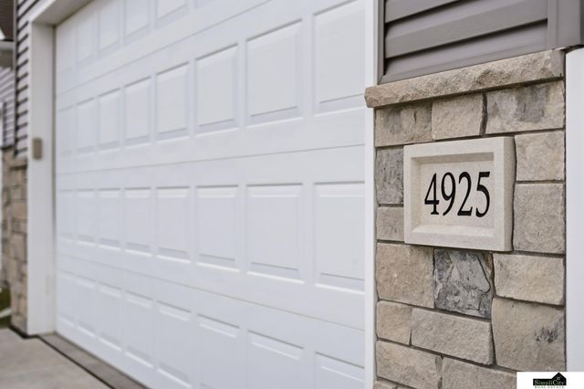 4925 Alvo Road, Lincoln, NE 68514