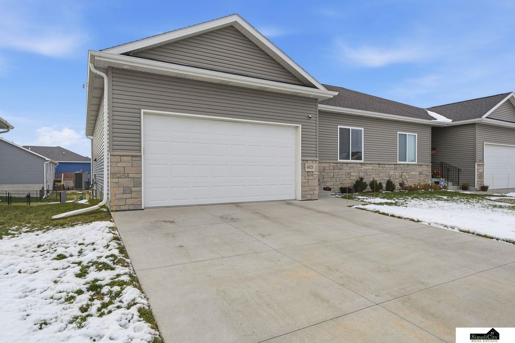4925 Alvo Road, Lincoln, NE 68514