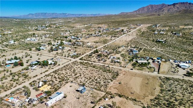 319-13-148 N KITMIT Drive, Dolan Springs, AZ 86441