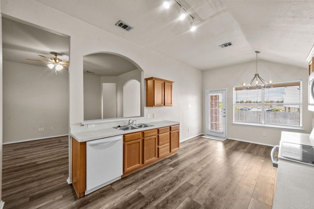 2032 Sunny Side Drive, Little Elm, TX 75068 — photo 3