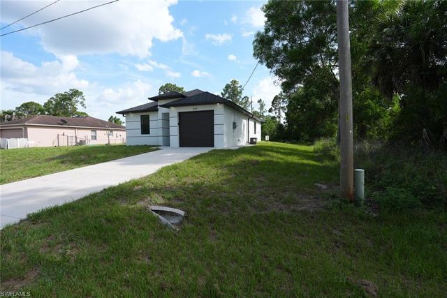 379 Selkirk AVE, Lehigh Acres, FL 33974
