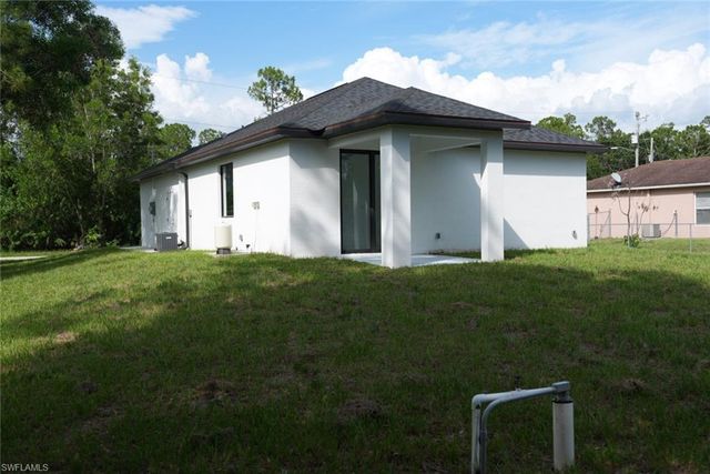 379 Selkirk AVE, Lehigh Acres, FL 33974