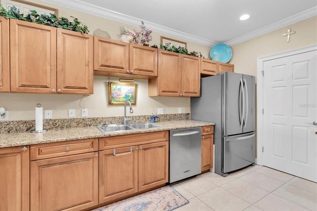 300 CAPRI BOULEVARD 6, Treasure Island, FL 33706