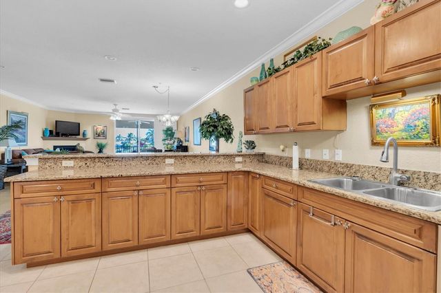 300 CAPRI BOULEVARD 6, Treasure Island, FL 33706