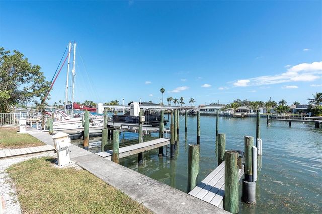 300 CAPRI BOULEVARD 6, Treasure Island, FL 33706