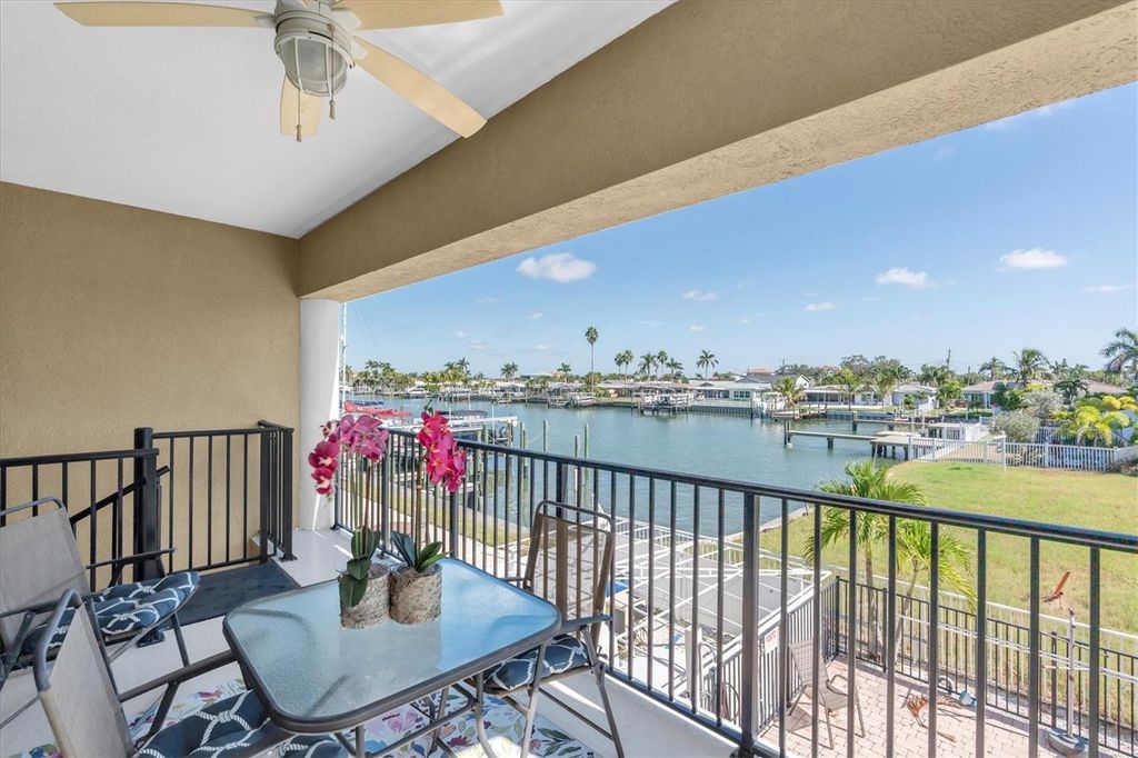 300 CAPRI BOULEVARD 6, Treasure Island, FL 33706