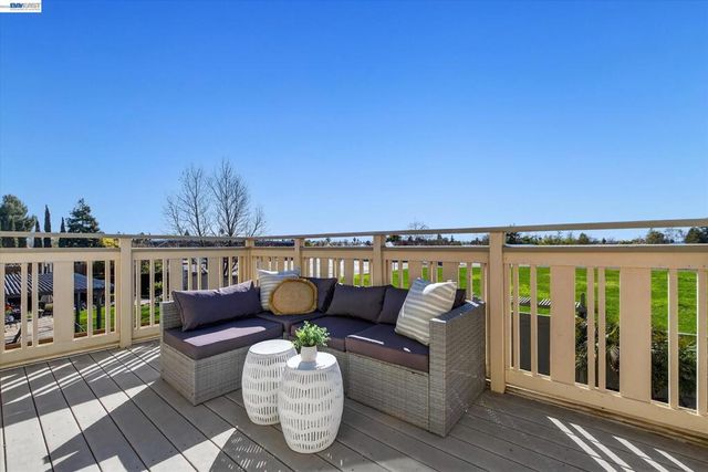 1426 Jayhawk Ln, Livermore, CA 94551