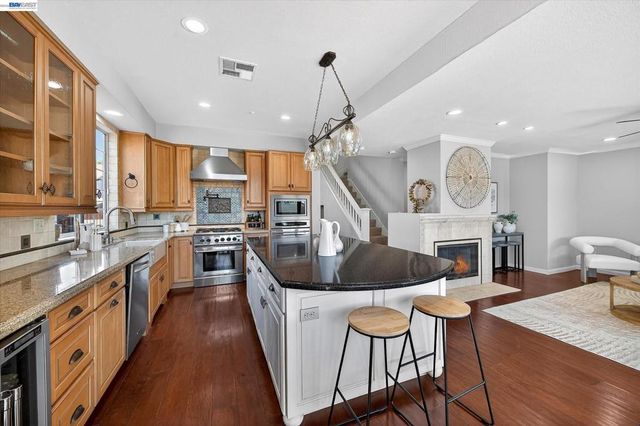 1426 Jayhawk Ln, Livermore, CA 94551