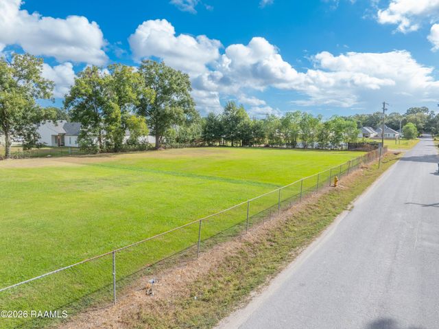 113 Des Jacques Road, Lafayette, LA 70506