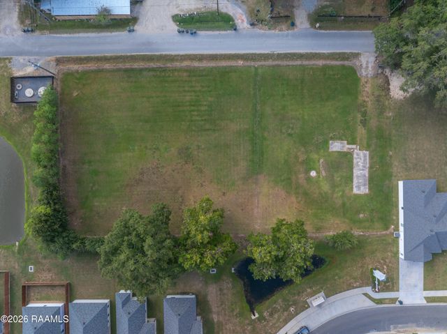 113 Des Jacques Road, Lafayette, LA 70506