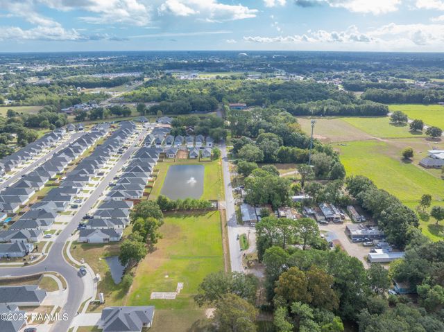 113 Des Jacques Road, Lafayette, LA 70506