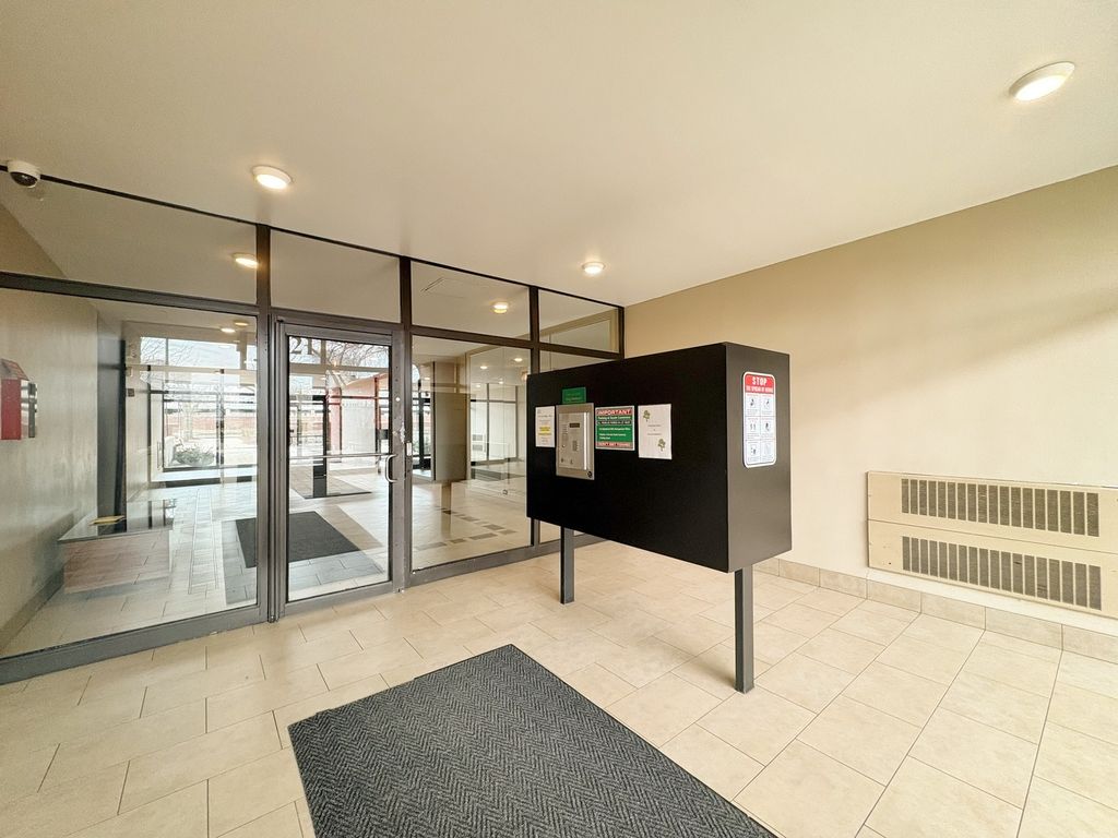 3021 S Michigan Avenue 306, Chicago, IL 60616 — photo 2