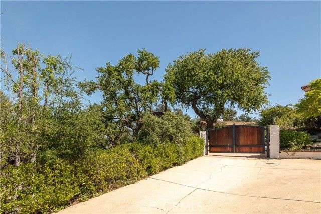 3620 River Farm Drive, Westlake Village, CA 91361