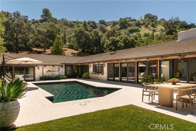3620 River Farm Drive, Westlake Village, CA 91361