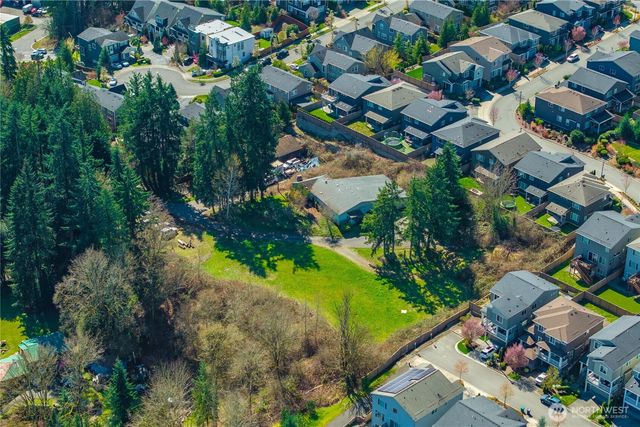 13658 NE 126th Place, Kirkland, WA 98034