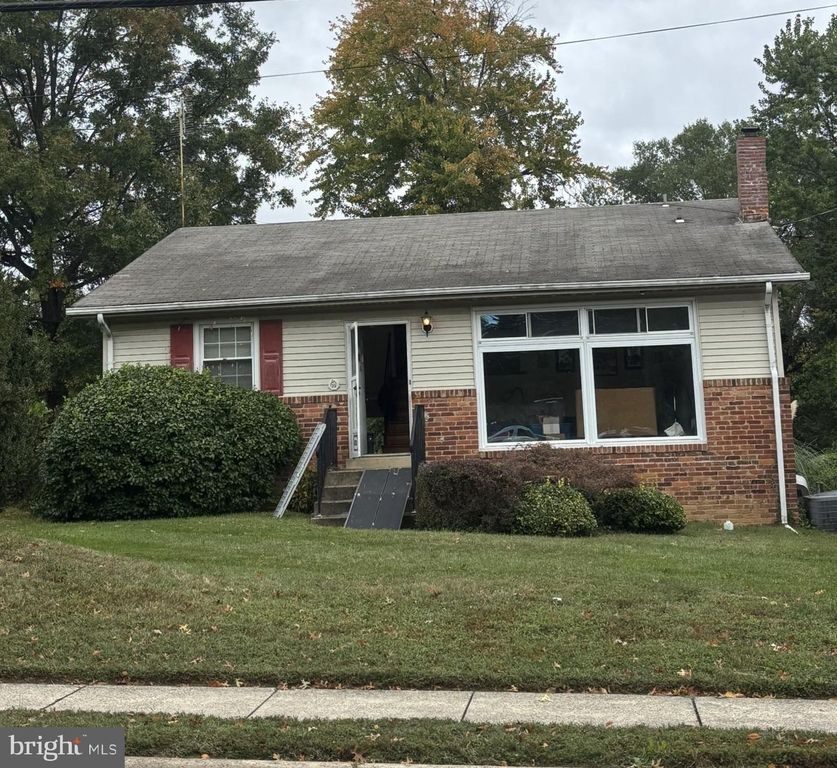 6352 HILLCREST PL, Alexandria, VA 22312