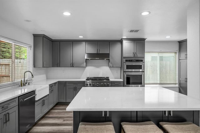 2894 Clemson Dr, Cameron Park, CA 95682