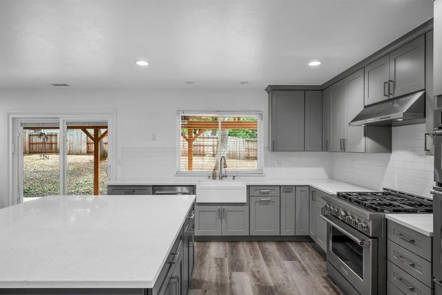 2894 Clemson Dr, Cameron Park, CA 95682