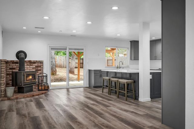 2894 Clemson Dr, Cameron Park, CA 95682