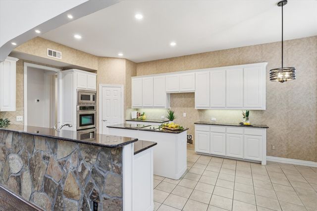 3201 Shadow Wood Circle, Highland Village, TX 75077