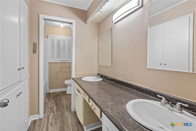 2512 E Airline Road, Victoria, TX 77901