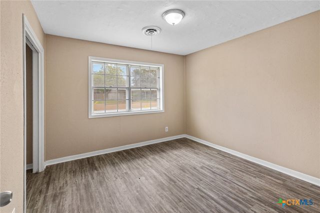 2512 E Airline Road, Victoria, TX 77901